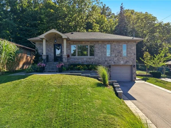48 Brentwood Dr, Stoney Creek, ON L8G 2W8