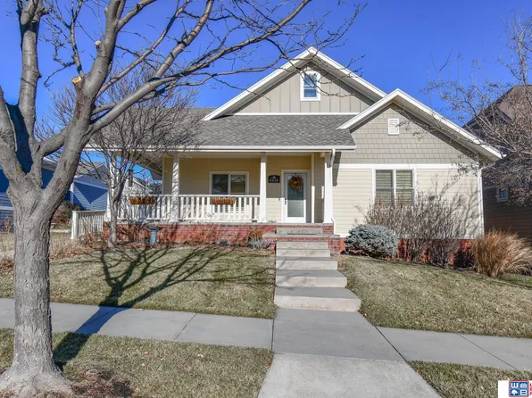 6026 Chartwell Ln, Lincoln, NE 68516