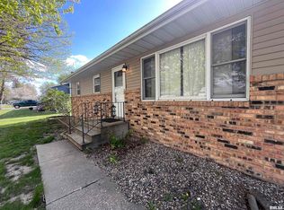 469 Wilshire Dr, Colona, IL 61241