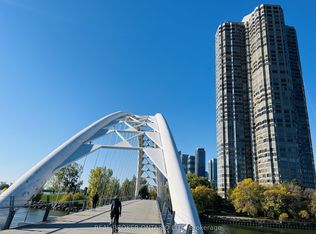 1 Palace Pier Ct #304, Toronto, ON M8V3W9