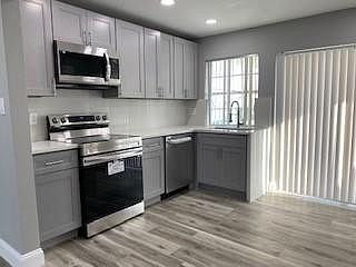 2nd image of 1006 N Siesta Avenue