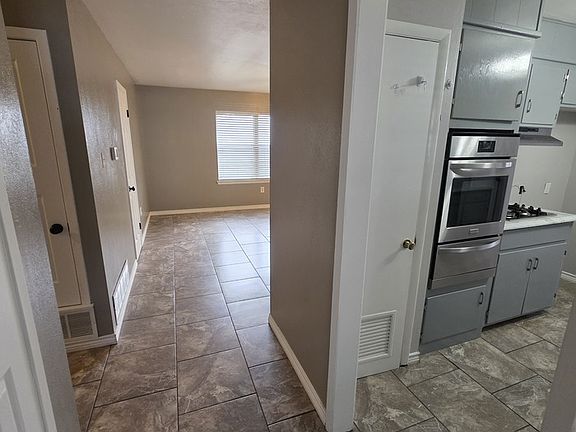 3rd image of 3311 W Shandon Ave