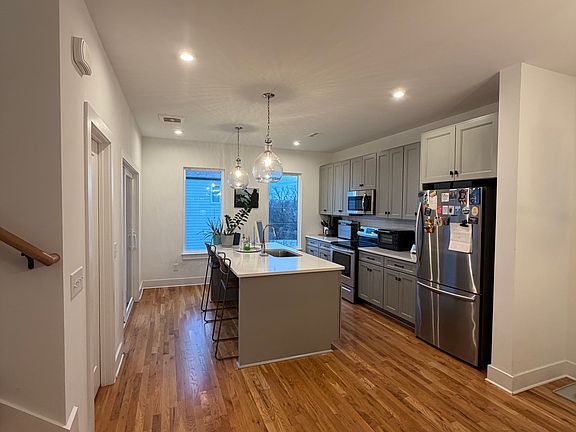 2nd image of 211 Sterling Point Cir