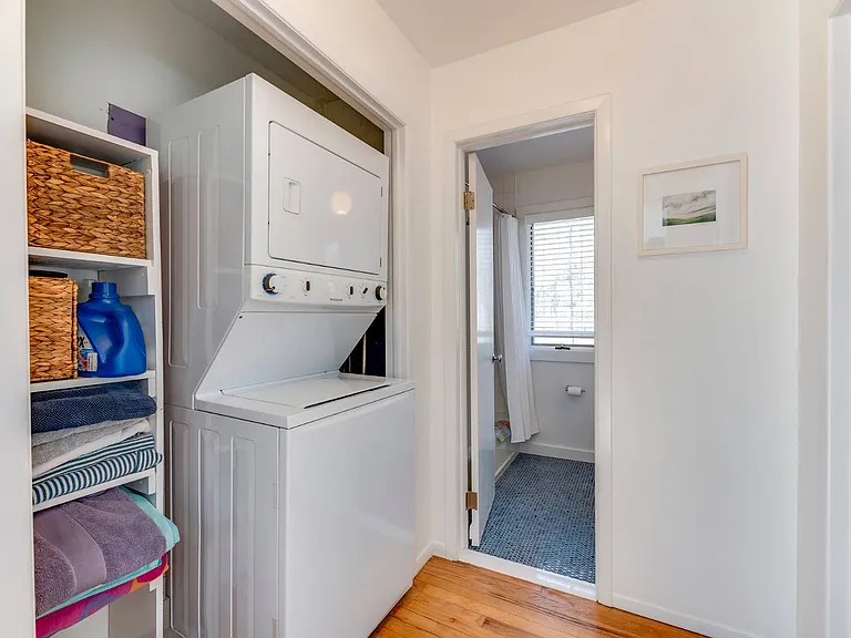 68 Springy Banks Rd — Photo 12