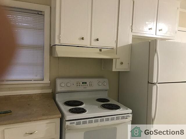 2nd image of 4005 Matterhorn St