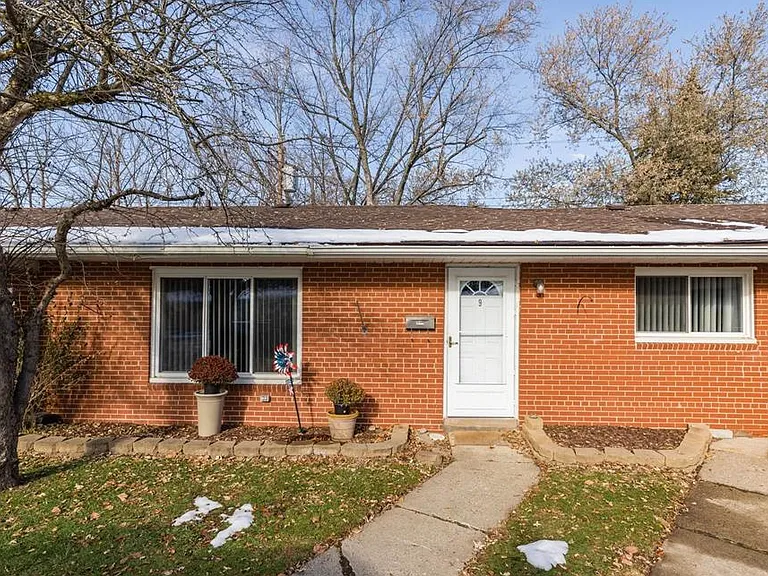 308 N Rochester Rd #9 — Photo 1