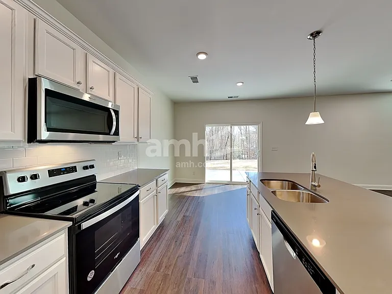 630 Rivermist Dr — Photo 3