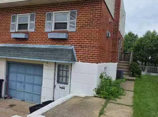 2876 Walnut Hill St, Philadelphia, PA 19152