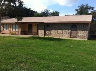 153 Houston St, Angleton, TX 77515