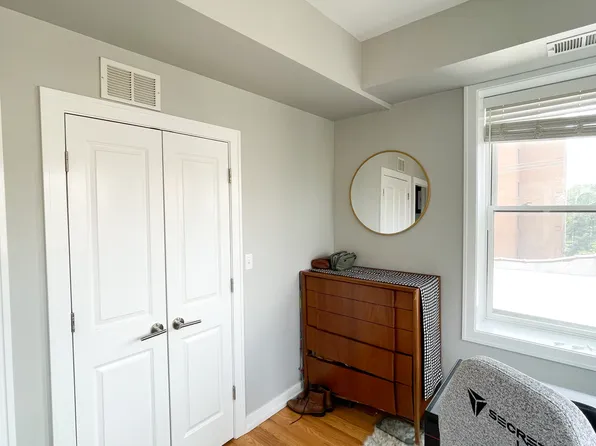 2737 W Evergreen Ave #3F, Chicago, IL 60622
