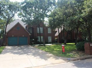 3902 Brookfield Dr, Arlington, TX 76001