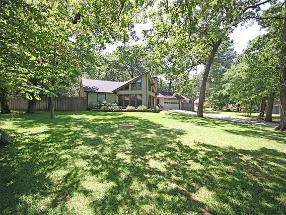 2nd image of 23655 Oakhill Pl