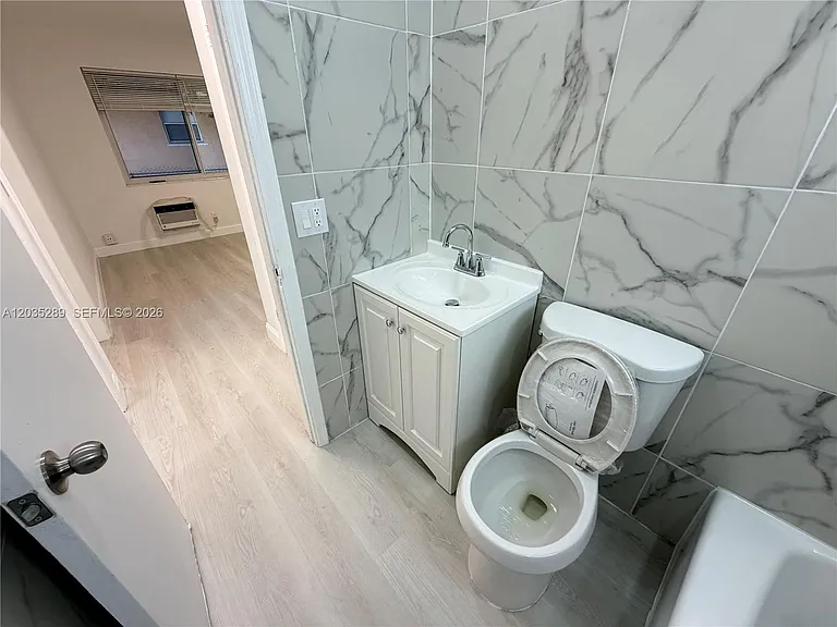 2417 NW 20th St #1 — Photo 16