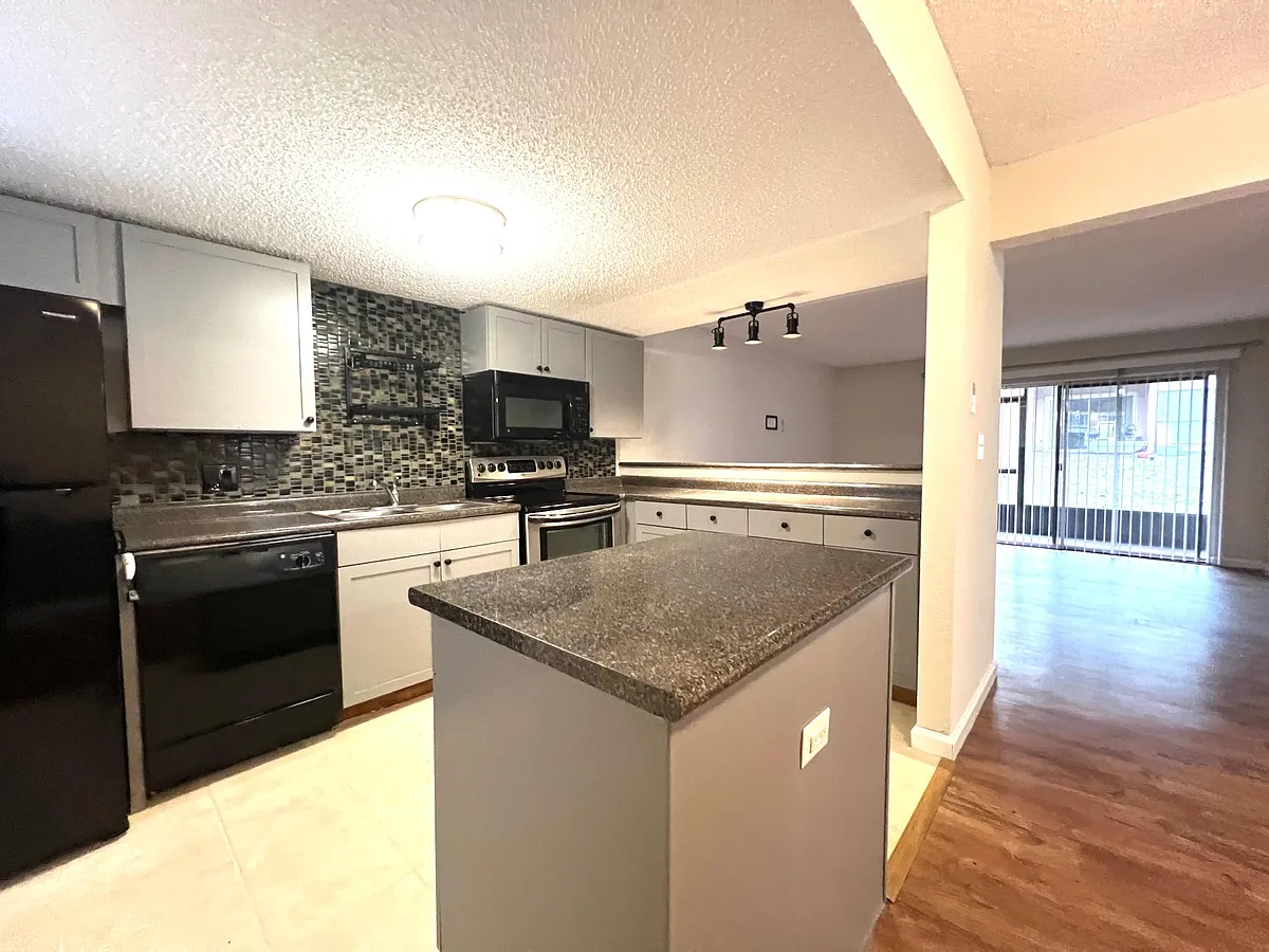 Building Photo - 1810 NW 23rd Blvd #248