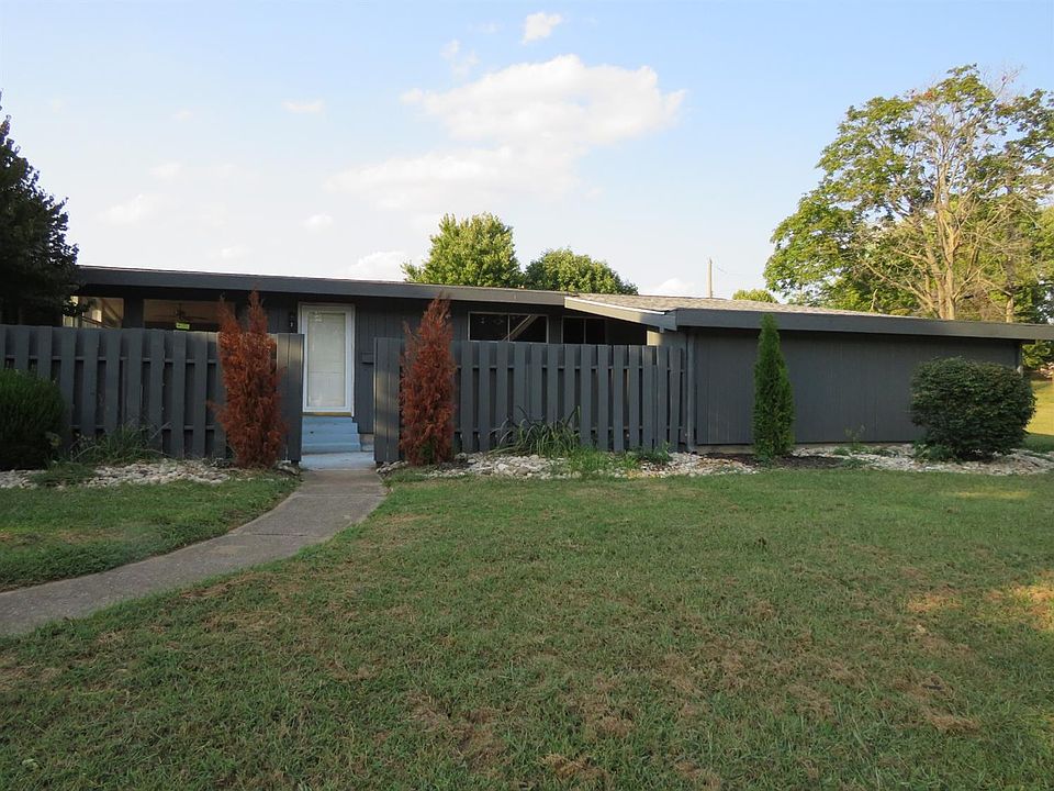 1st image of 1004 Magie Ave