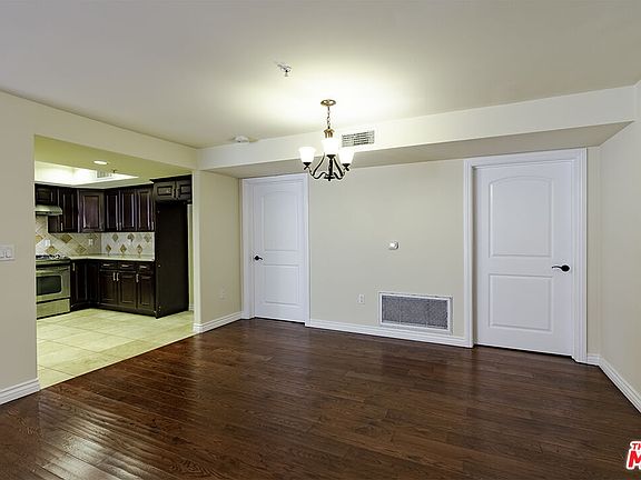 5th image of 4822 Elmwood Ave APT 104