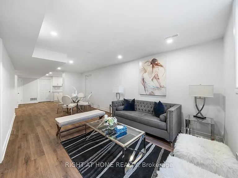 582 Carlyle Ct #LOWER — Photo 5