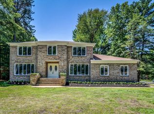 2 Oxford Ct, Morganville, NJ 07751