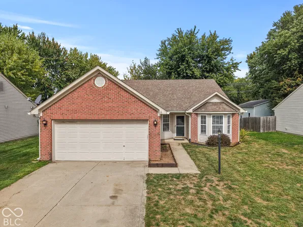 4674 Walker St, Greenwood, IN 46143