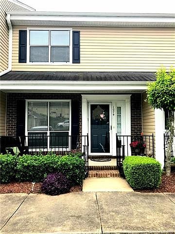 1st image of 1074 Surry Ln