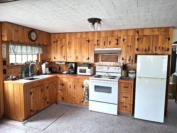 3rd image of 124 Perkins Road