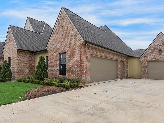 2nd image of 202 Castle Vine Way