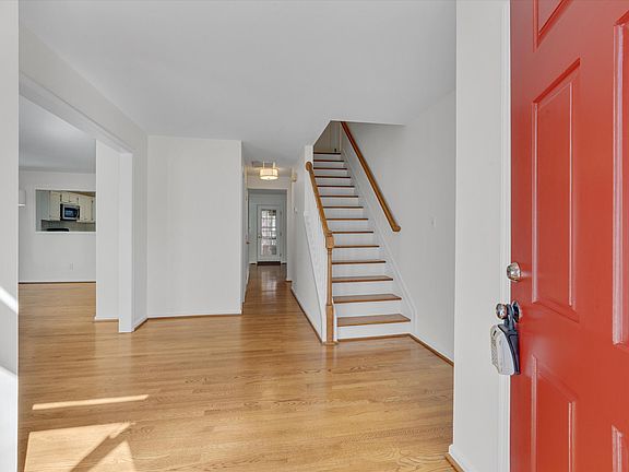 3rd image of 2102 Pathway Dr