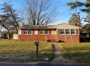8 Girard Ave, Sicklerville, NJ 08081