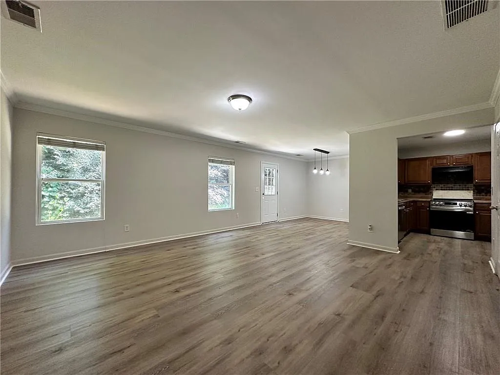 3 bed, 2.5 bath, 1534 sqft, $1,900 — Photo 2