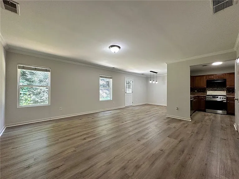 3340 Griffin Way — Photo 2