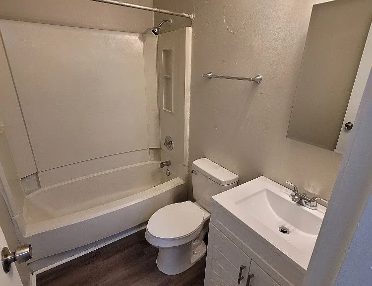 133 Brush Hill Ct — Photo 9