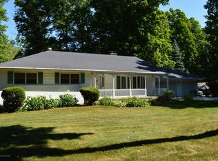 9336 Riverside Dr, Grand Ledge, MI 48837