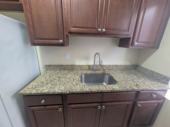 3rd image of 310 Edgewood Ave #3B