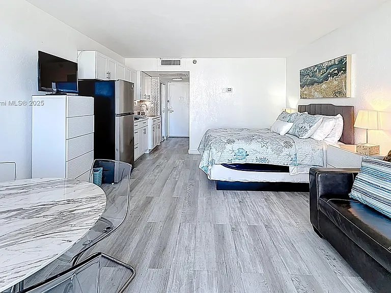 19201 Collins Ave #636 — Photo 15