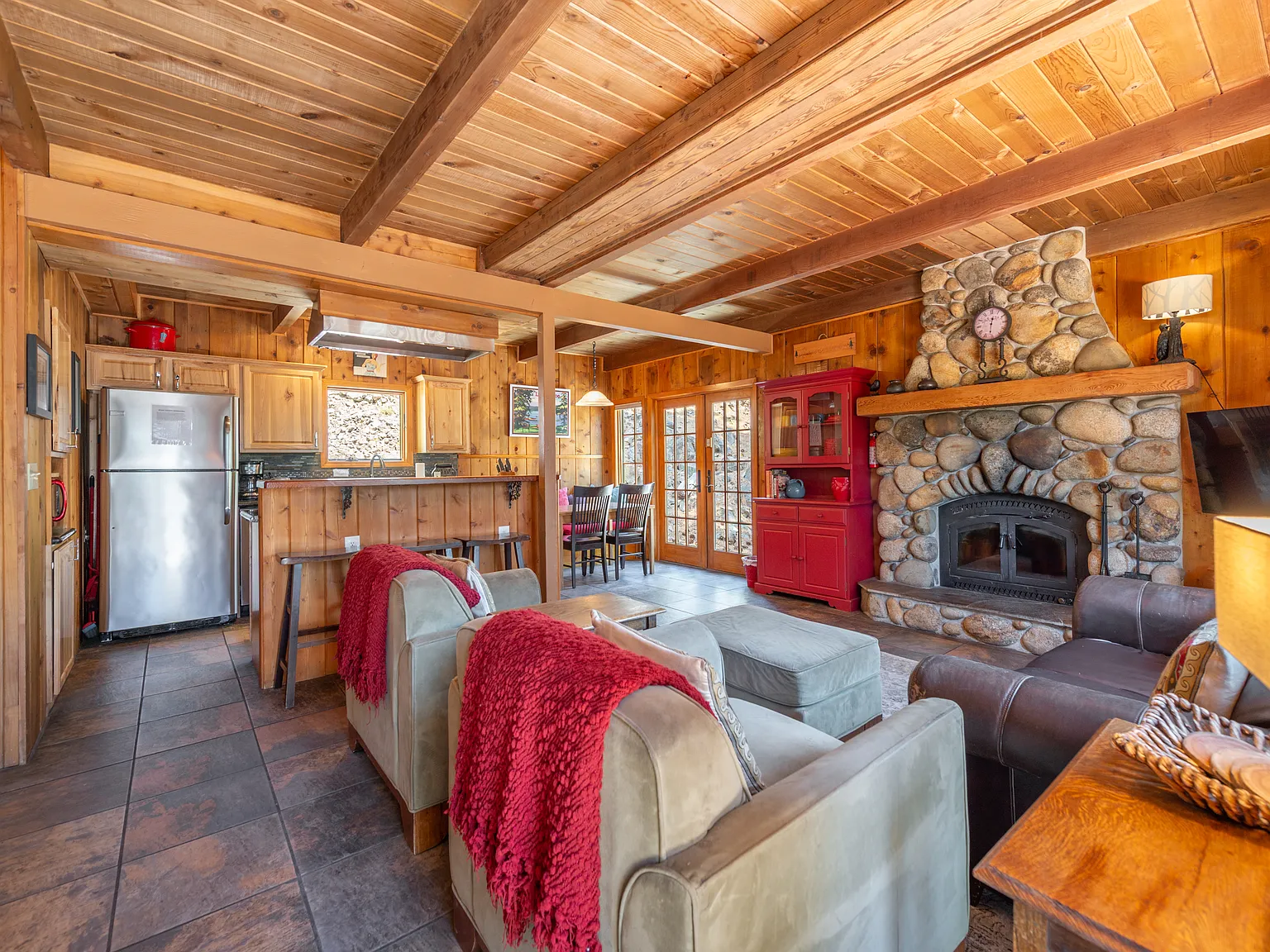 4 bed, 1400 sqft, $4,500 — Photo 3