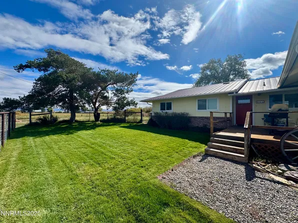 911 Waterloo Ln, Gardnerville, NV 89460