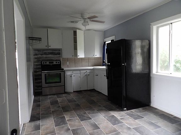 5th image of 1225 Denison St