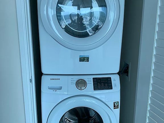5th image of 1177 Queen St APT 2109
