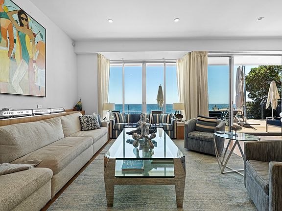 3rd image of 24380 Malibu Rd #1