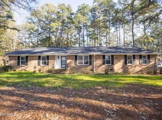 901 Glendale Dr, Aberdeen, NC 28315