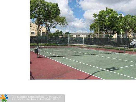 3rd image of 450 Palm Cir W APT 304