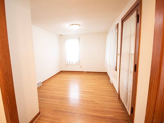 3rd image of 44 Gunnell Ave