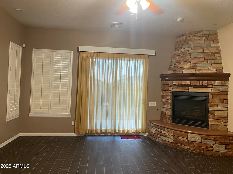 642 E Torrey Pines Pl — Photo 5