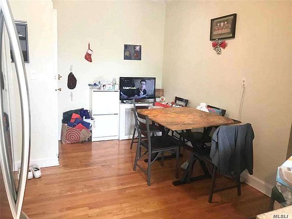4th image of 5817 Seabury St