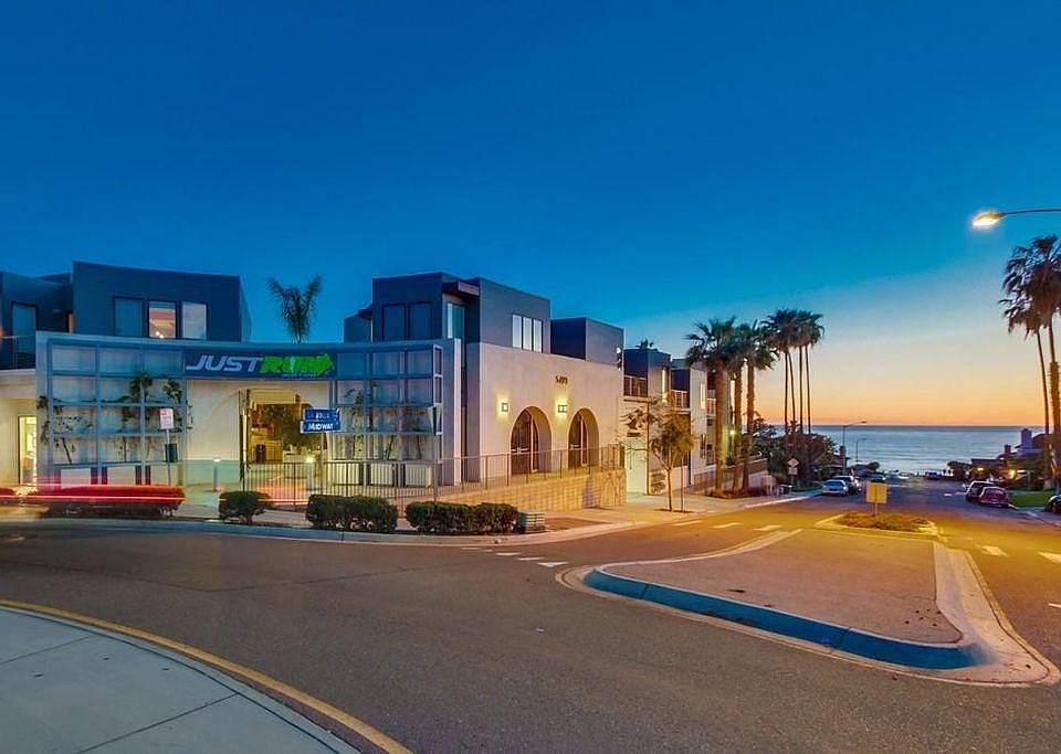 2nd floor Studio, enjoy watching sunsets with short walk to the Midway St. overlook