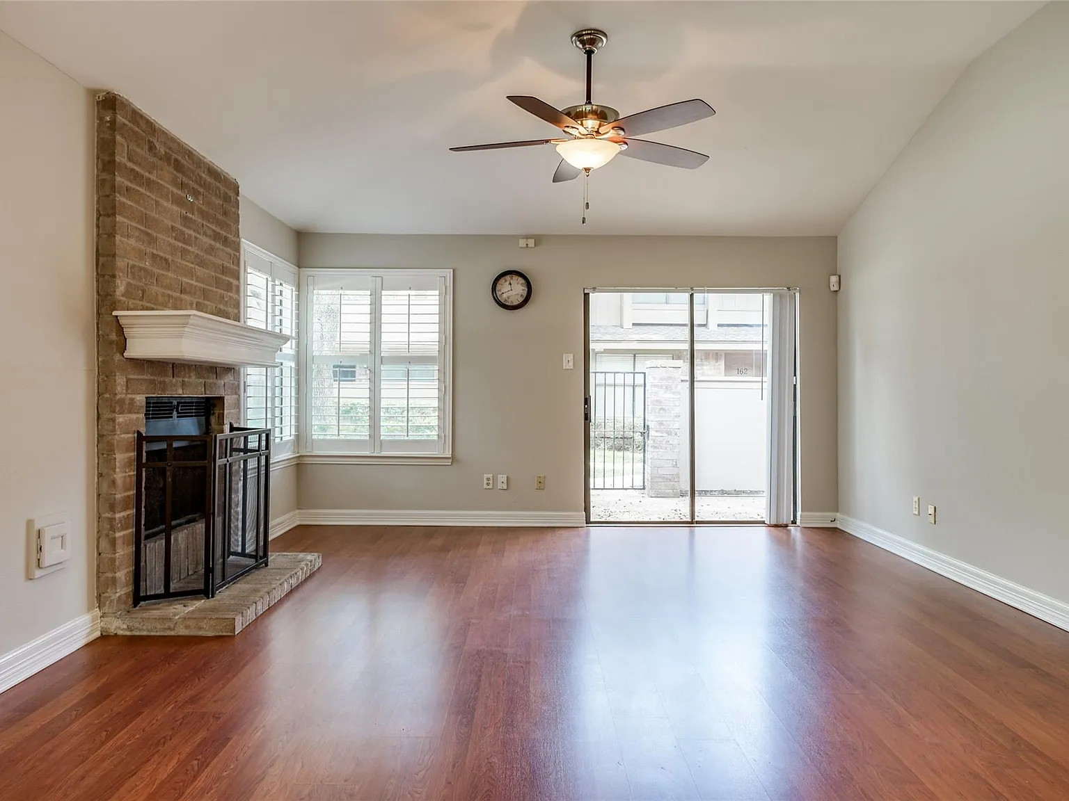 2 bed, 2.0 bath, 1114 sqft, $1,785 — Photo 2