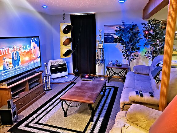 FAMILY ROOM & OFFICE AREA