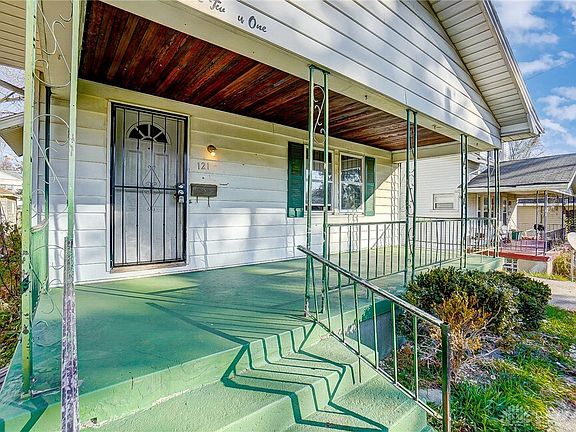2nd image of 121 Fernwood Ave