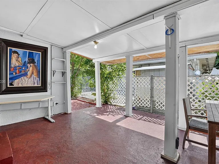 3375 SW 29th Ter #B — Photo 3