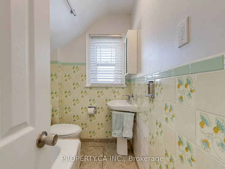 34 Ashbury Ave — Photo 16